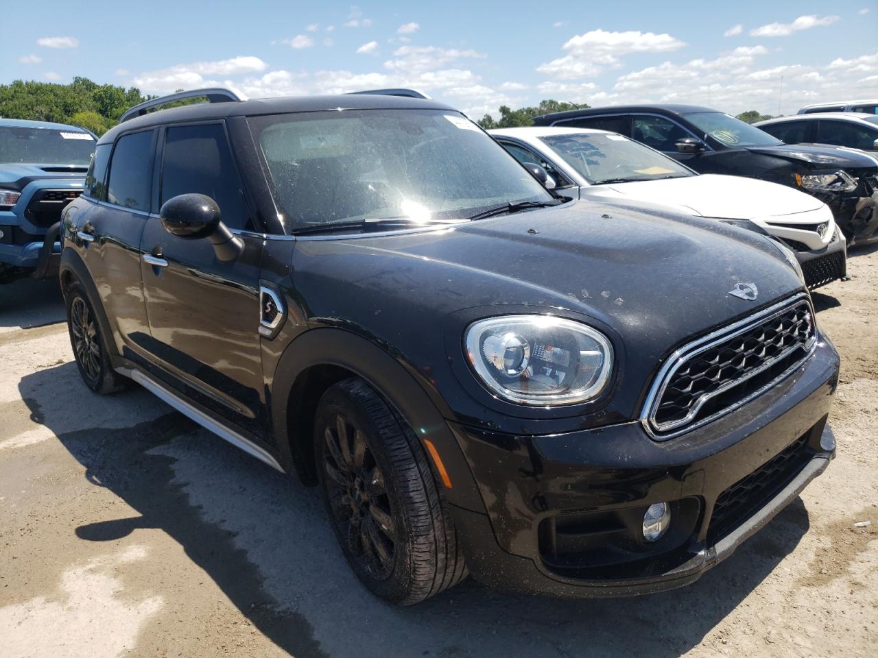Photo 9 from auction – 2017 MINI COOPER S C with VIN WMZYT3C33H3D98853