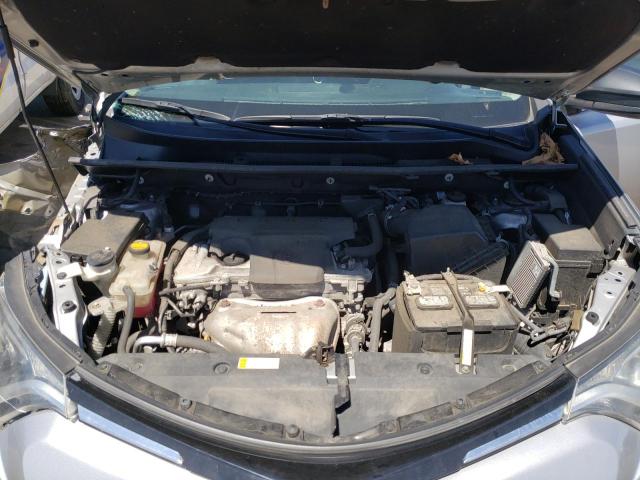 Photo 7 from auction – 2017 TOYOTA RAV4 LE with VIN 2T3BFREV4HW564354