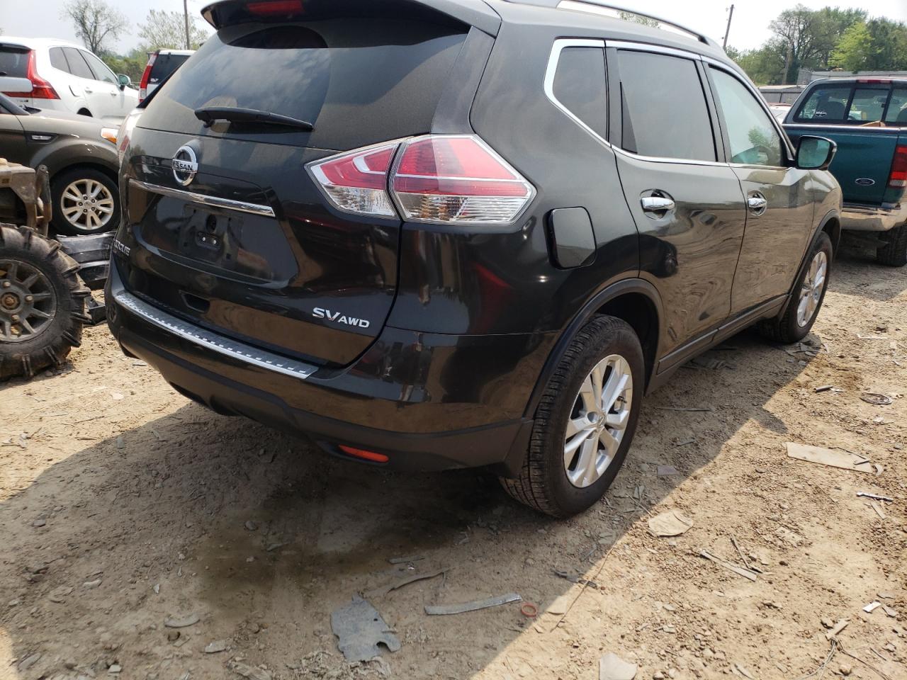 Photo 4 from auction – 2015 NISSAN ROGUE S with VIN 5N1AT2MV3FC787879