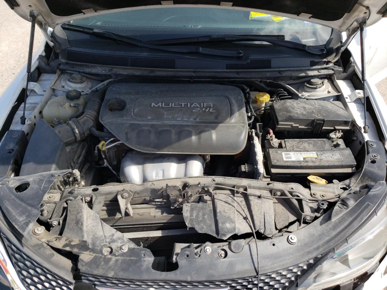 Photo 7 from auction – 2015 CHRYSLER 200 LIMITE with VIN 1C3CCCAB1FN637520