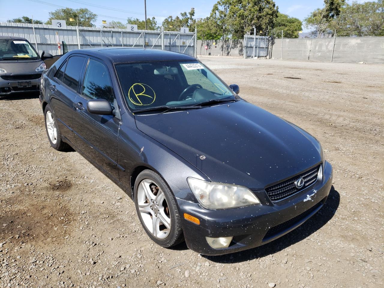 LEXUS IS 300 2002 with VIN JTHBD192420054359 - Photo from auction