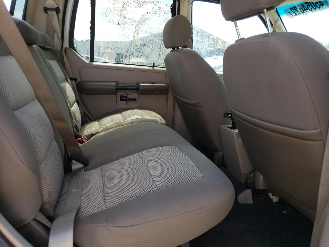 Photo 6 from auction – 2005 FORD EXPLORER S with VIN 1FMZU67K55UA39510