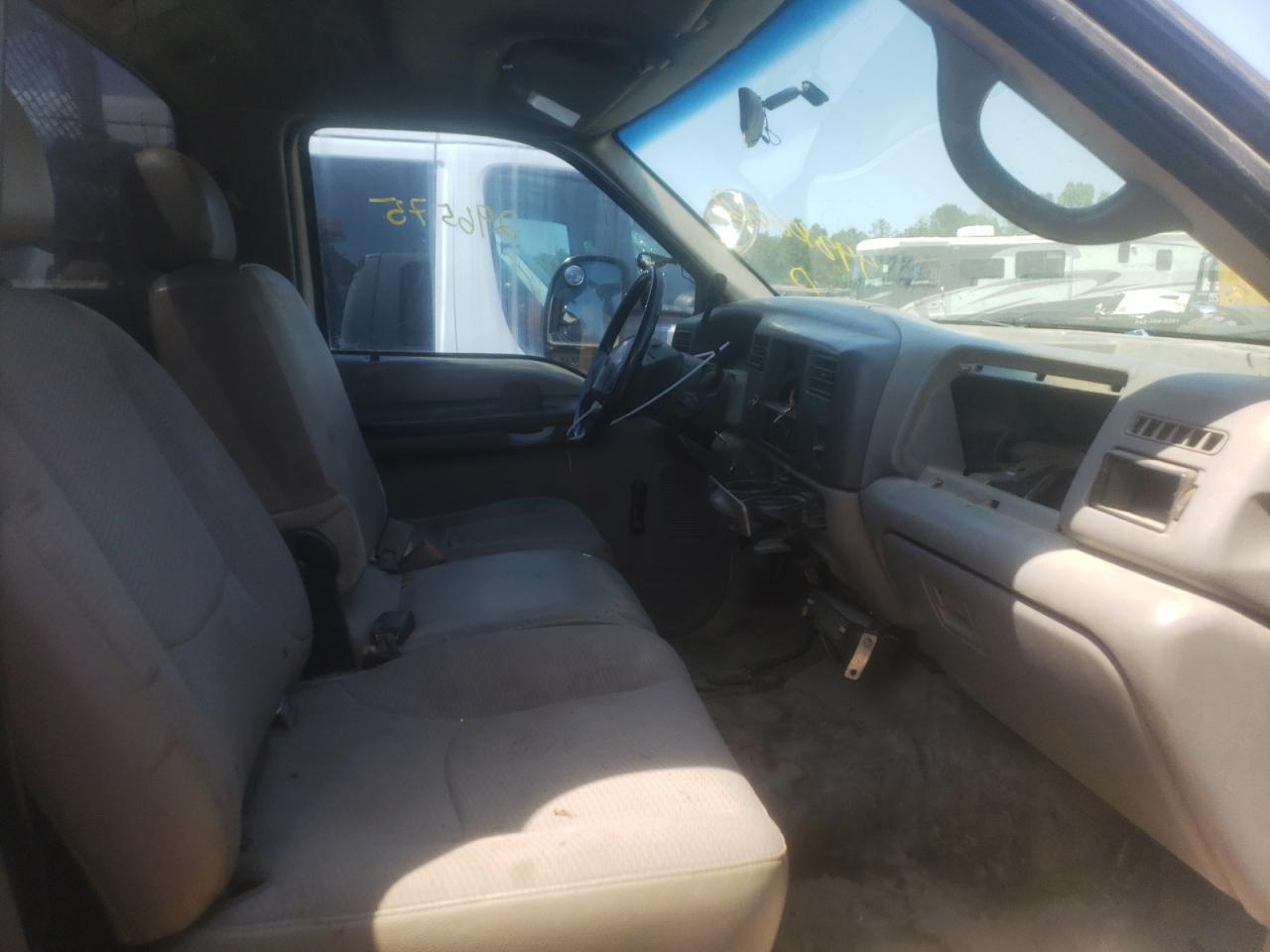 Photo 5 from auction – 2000 FORD F450 SUPER with VIN 1FDXF47F6YEE08785