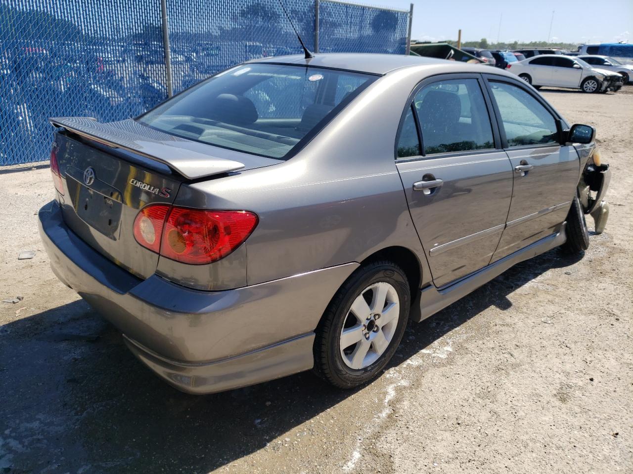 Photo 4 from auction – 2004 TOYOTA COROLLA CE with VIN 2T1BR32E04C188183