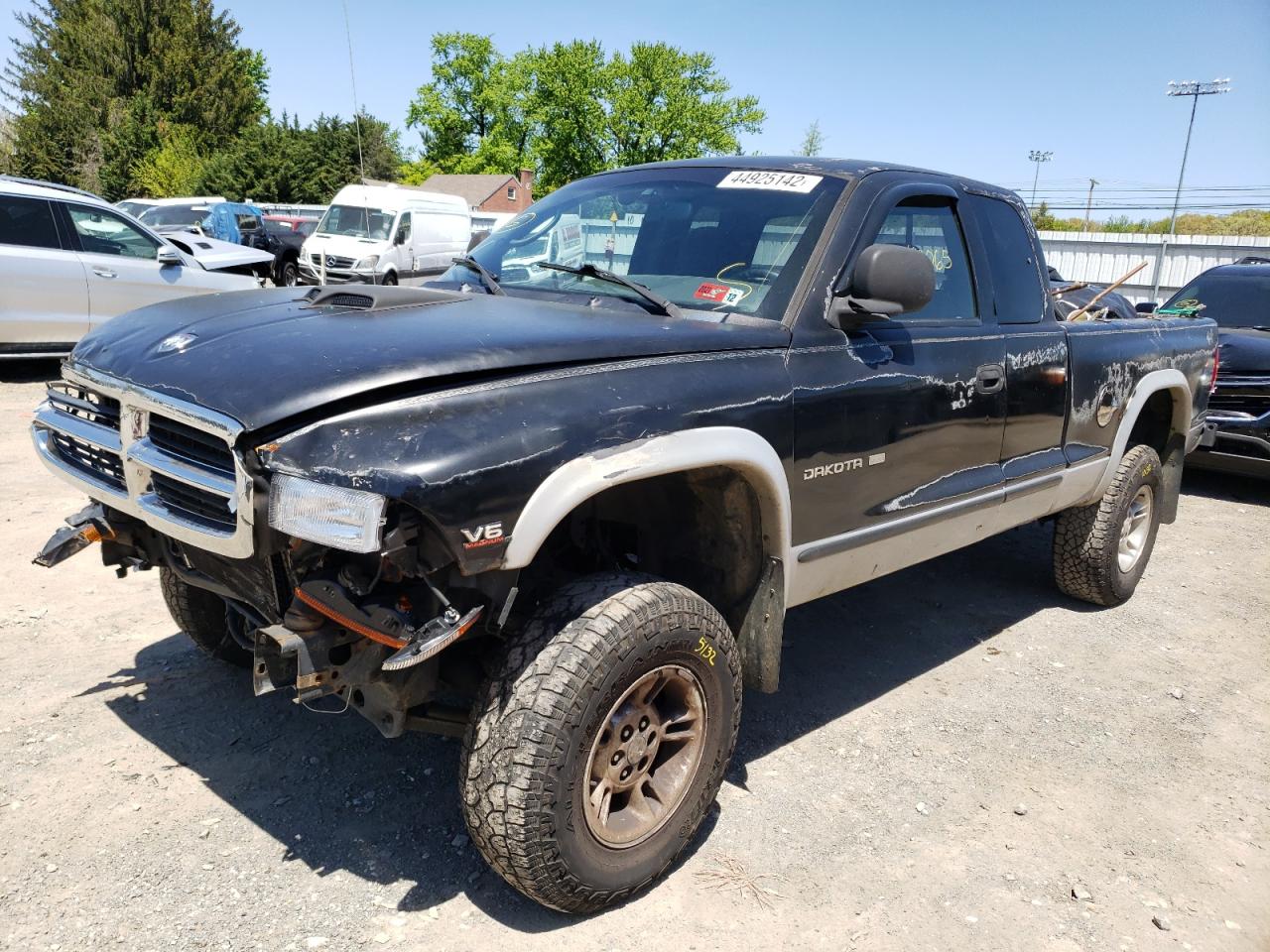 Photo 2 from auction – 2000 DODGE DAKOTA with VIN 1B7GG22X4YS575637