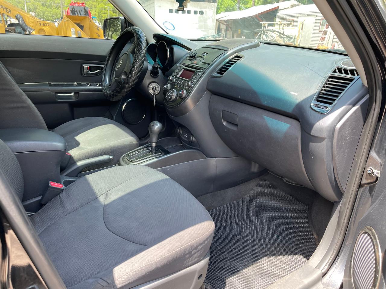 Photo 6 from auction – 2010 KIA SOUL + with VIN KNDJT2A24A7138706
