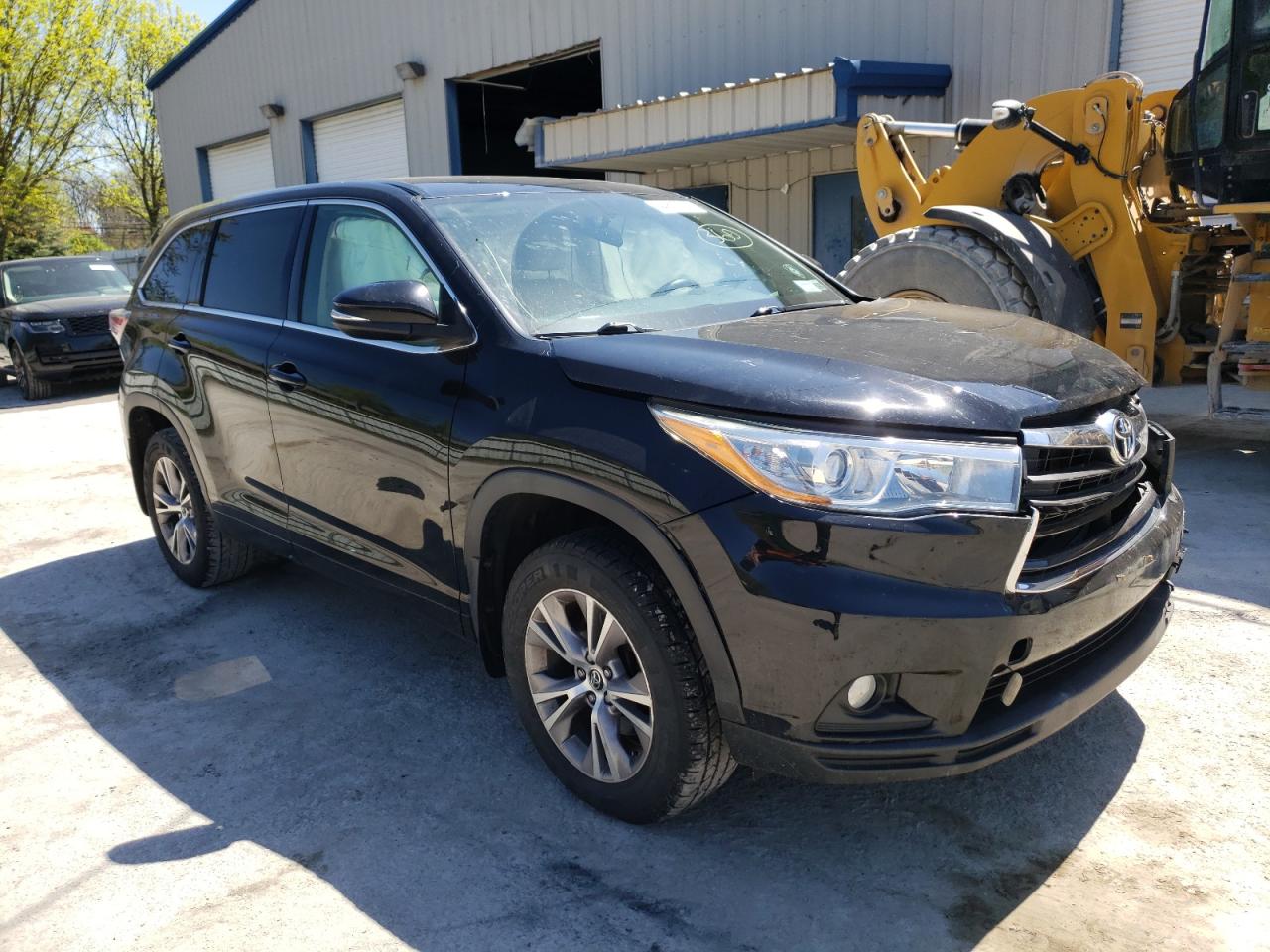 TOYOTA HIGHLANDER 2016 with VIN 5TDBKRFH3GS226092 - Photo from auction