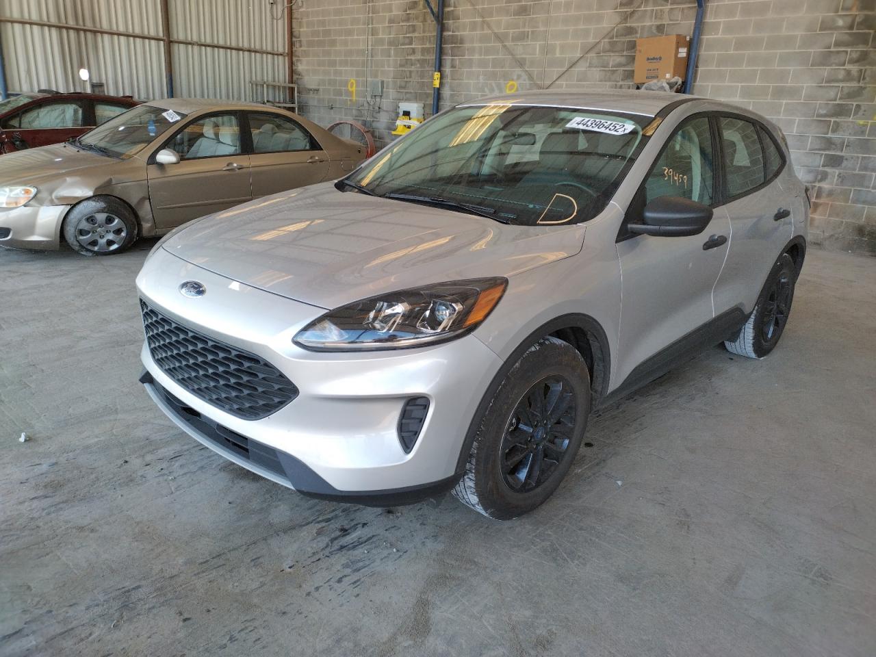 Photo 2 from auction – 2020 FORD ESCAPE S with VIN 1FMCU0F60LUB56352