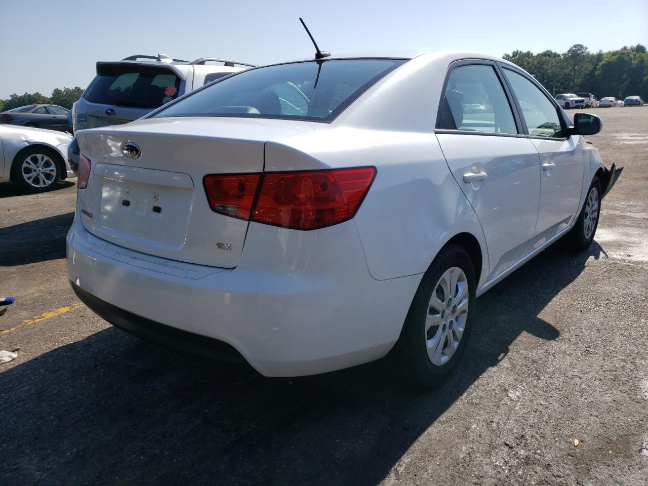 Photo 4 from auction – 2013 KIA FORTE EX with VIN KNAFU4A22D5726308