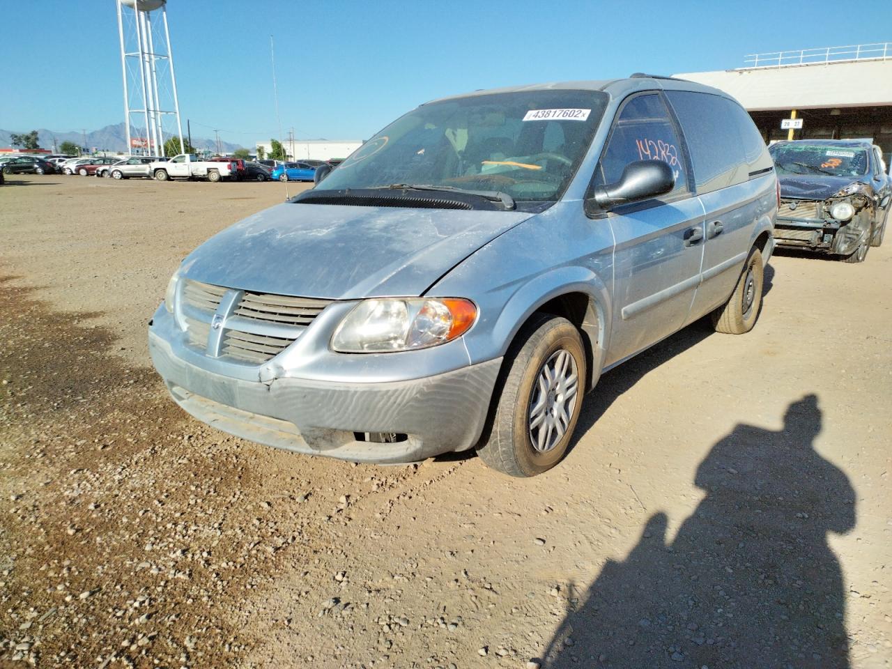 Photo 9 from auction – 2005 DODGE CARAVAN SE with VIN 1D4GP25R25B209557