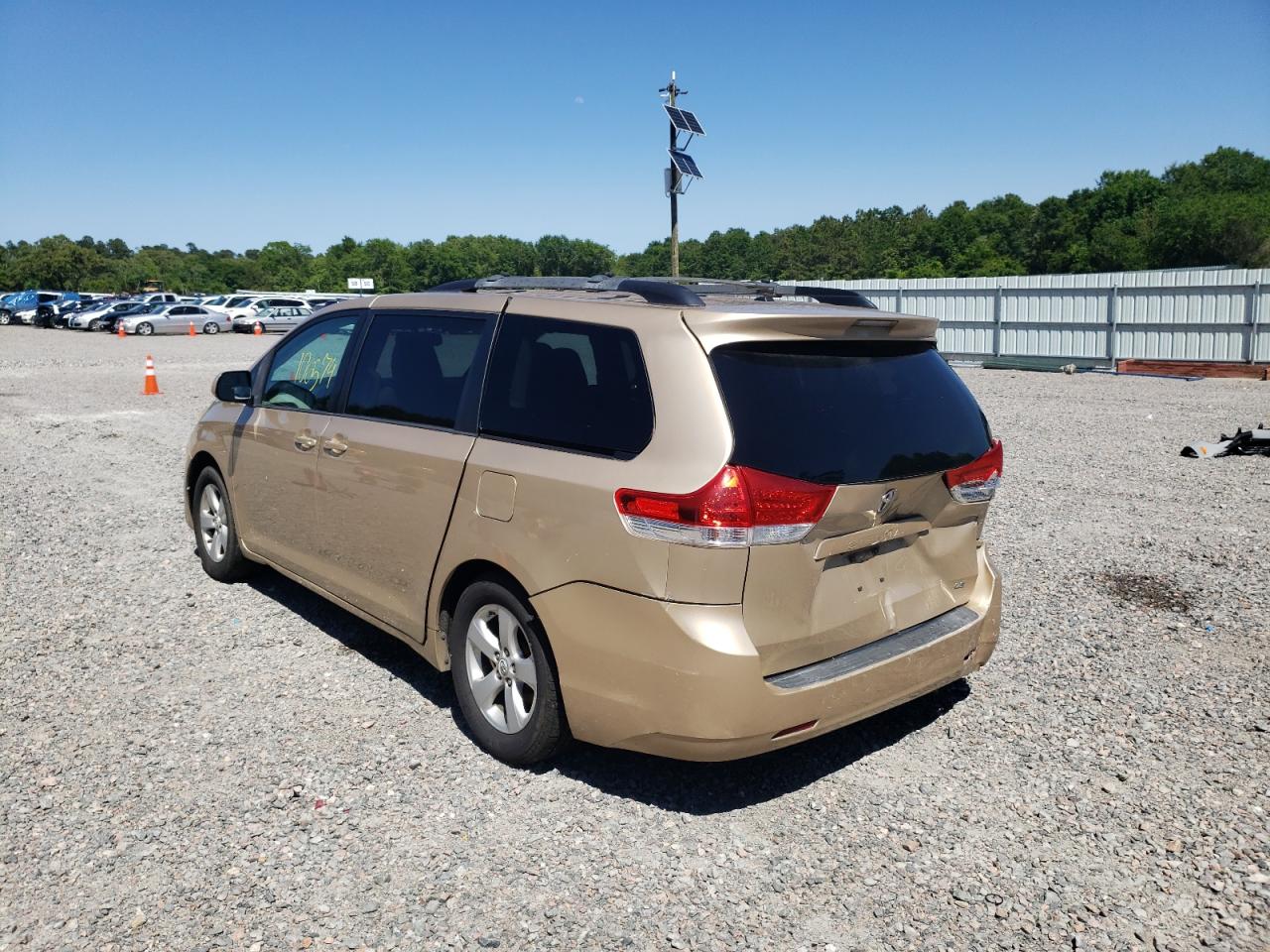 Photo 3 from auction – 2012 TOYOTA SIENNA LE with VIN 5TDKK3DC0CS236383