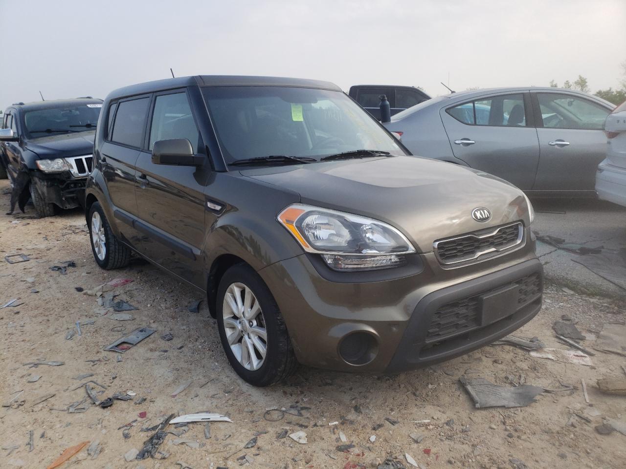 KIA SOUL 2013 with VIN KNDJT2A51D7549902 - Photo from auction