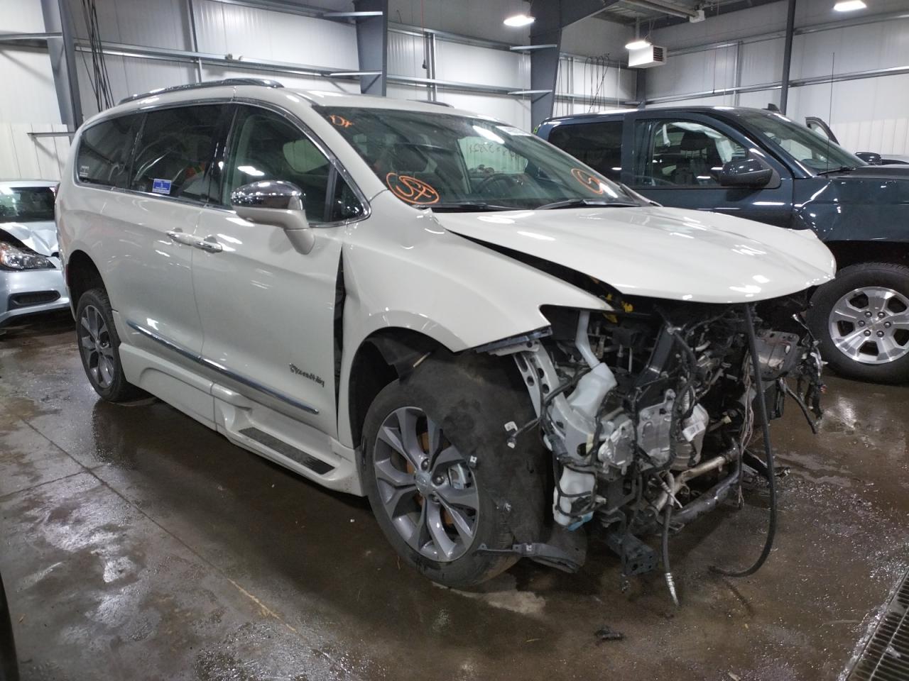CHRYSLER PACIFICA L 2020 with VIN 2C4RC1GG2LR158261 - Photo from auction