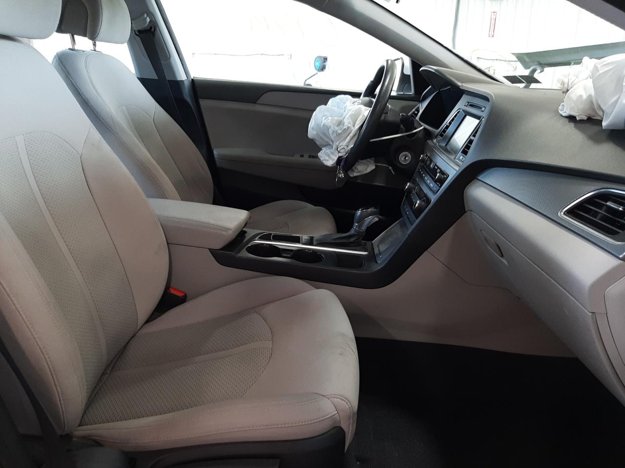 Photo 5 from auction – 2016 HYUNDAI SONATA SE with VIN 5NPE24AFXGH295356