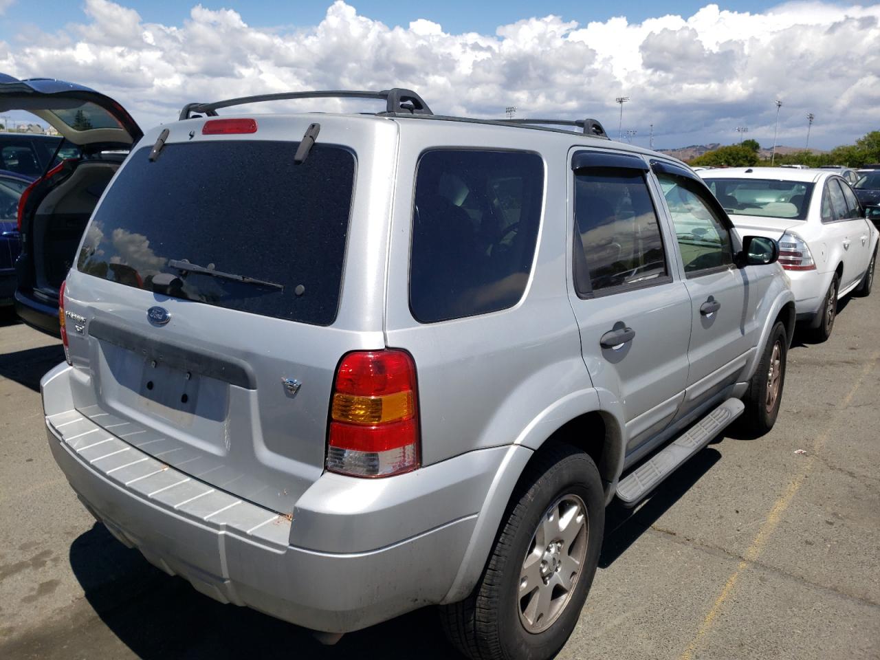 Photo 4 from auction – 2007 FORD ESCAPE XLT with VIN 1FMCU031X7KA30090