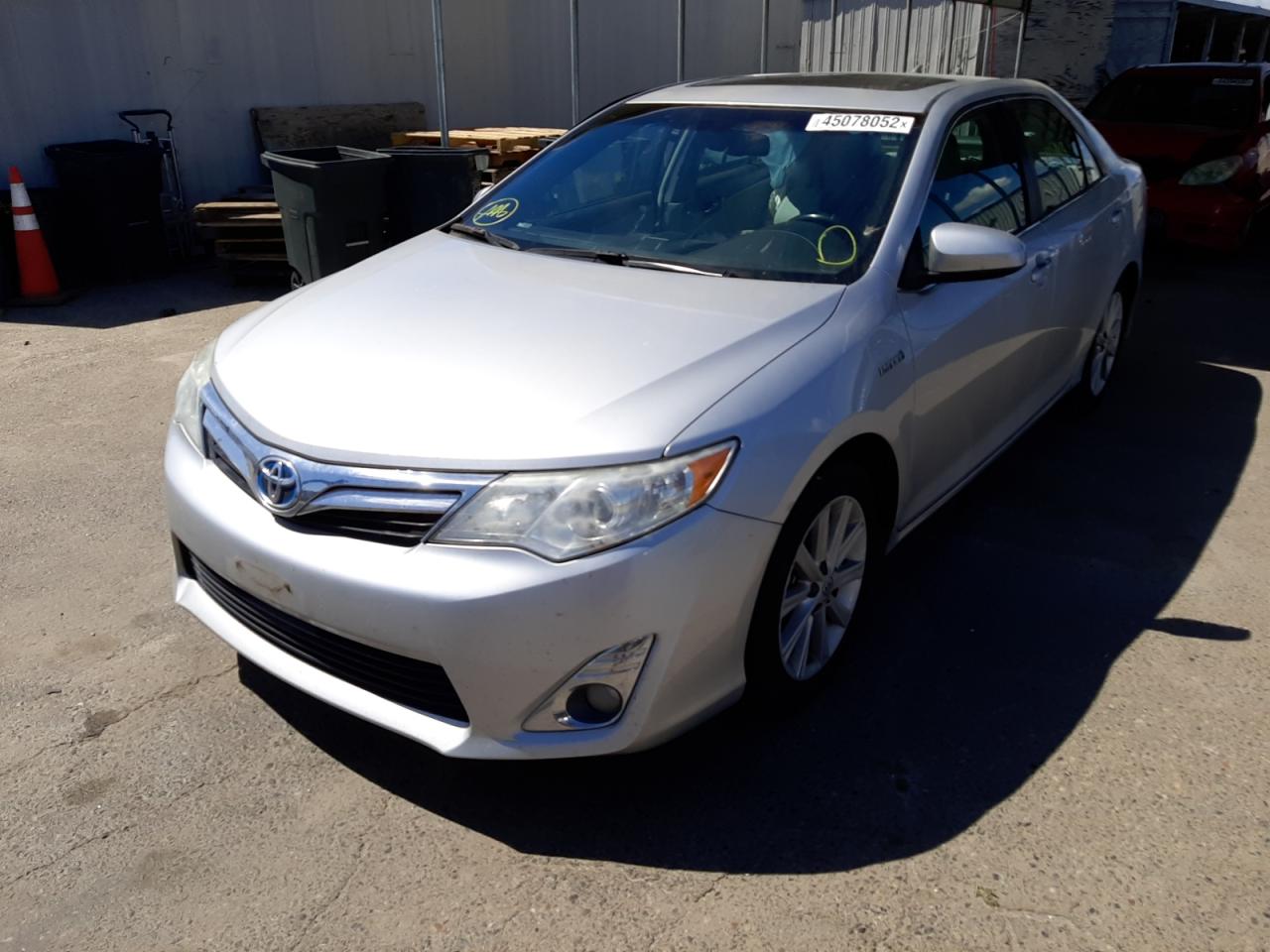 Photo 2 from auction – 2012 TOYOTA CAMRY HYBR with VIN 4T1BD1FK0CU017532