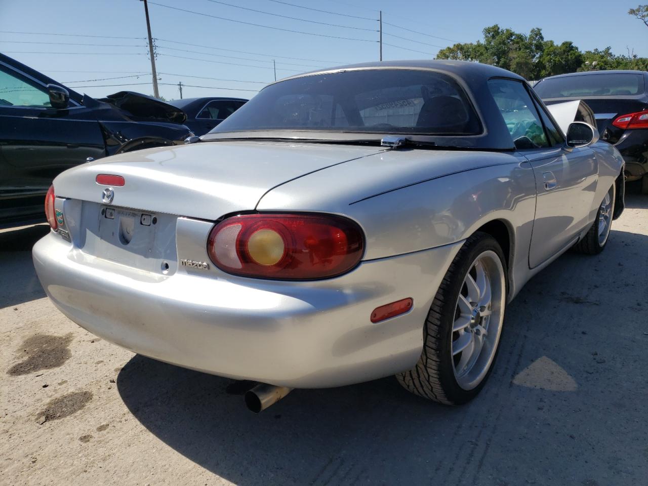 Photo 4 from auction – 1999 MAZDA MX-5 MIATA with VIN JM1NB3530X0112280