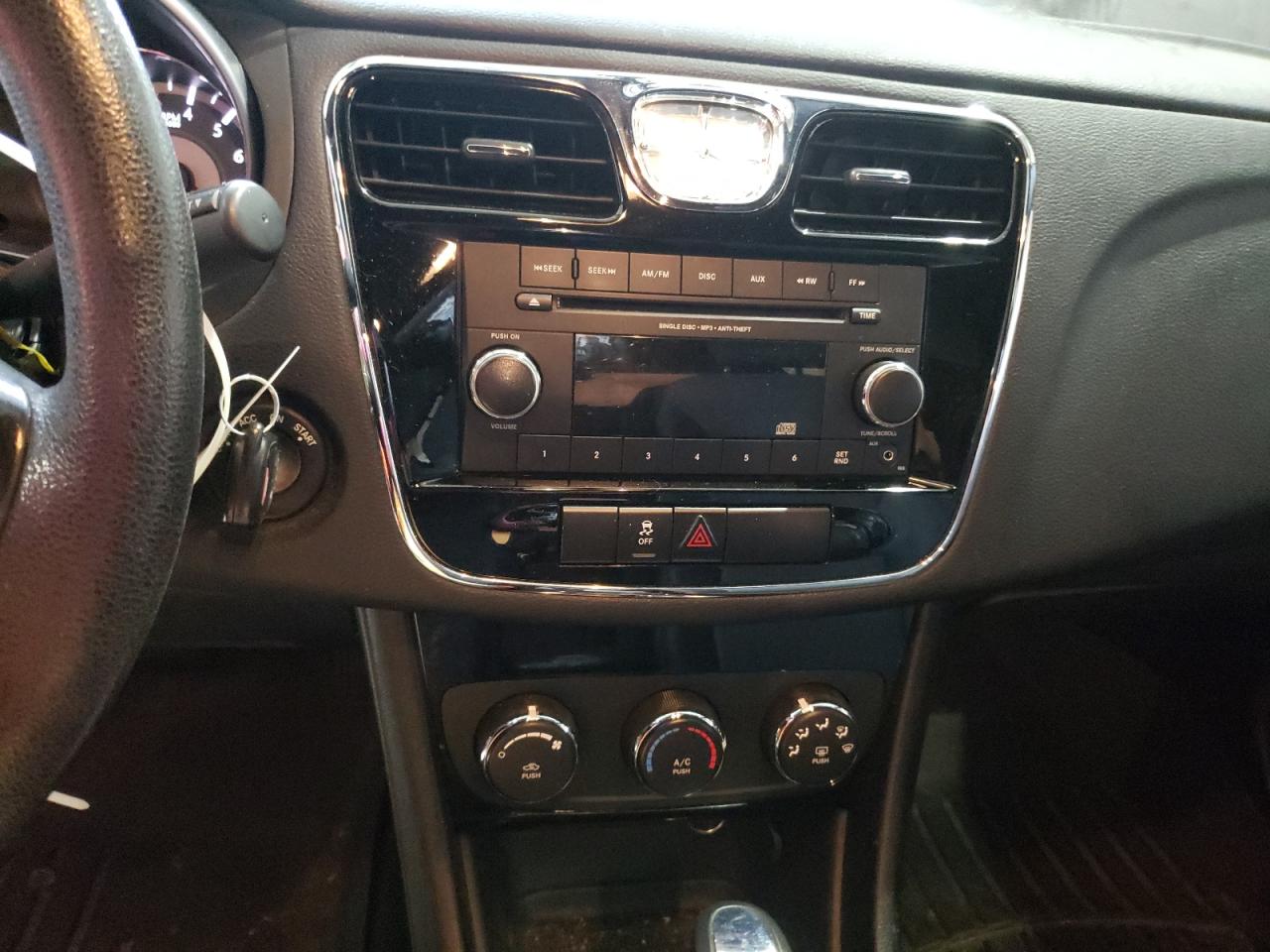 Photo 9 from auction – 2012 CHRYSLER 200 LX with VIN 1C3CCBAB7CN167130