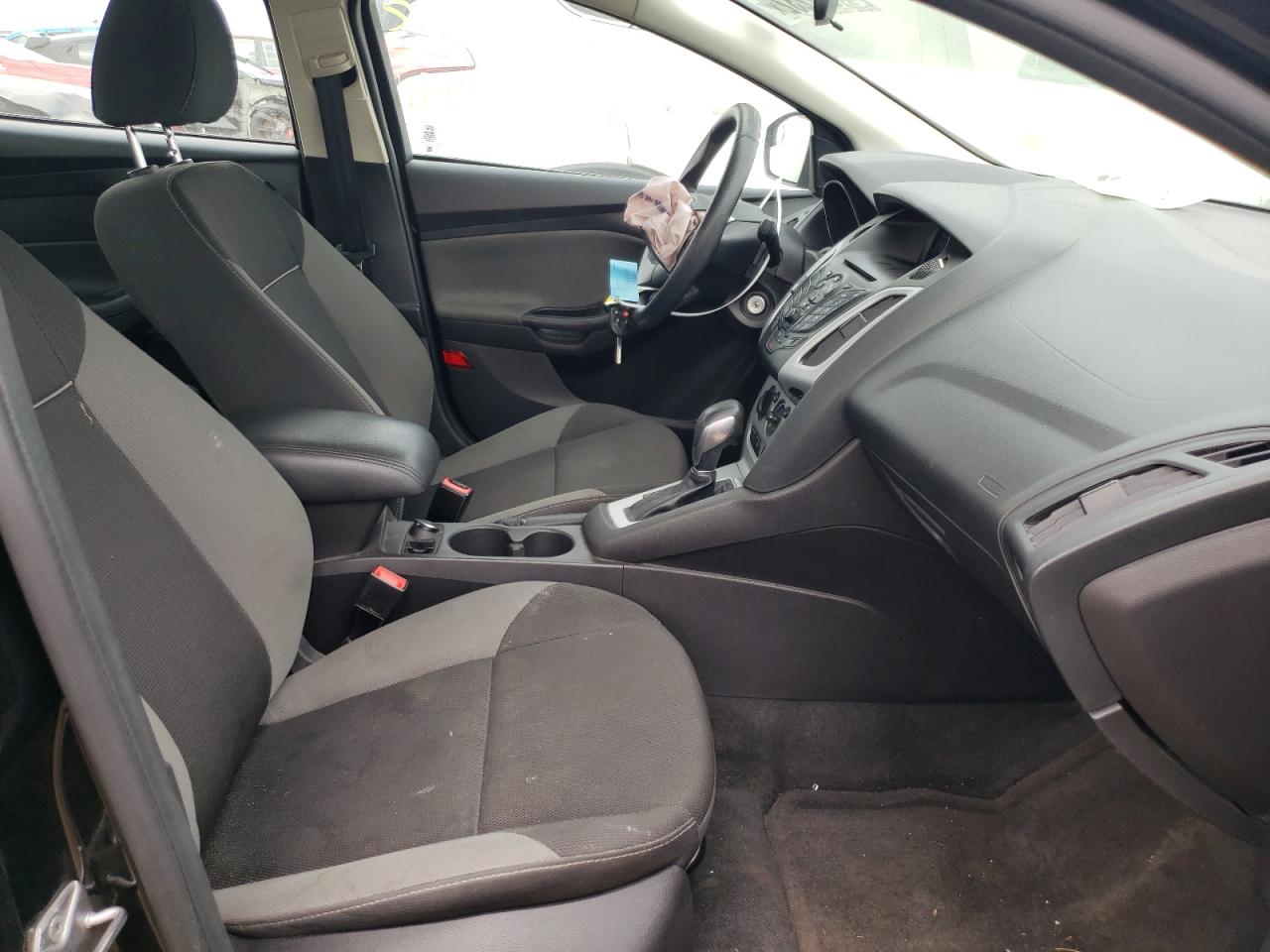 Фото 5 с аукциона – 2014 FORD FOCUS SE с VIN 1FADP3F28EL351080