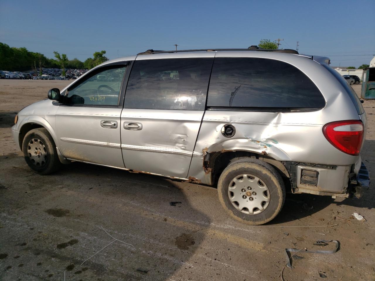 Photo 9 from auction – 2002 CHRYSLER TOWN & COU with VIN 2C4GP44362R645170