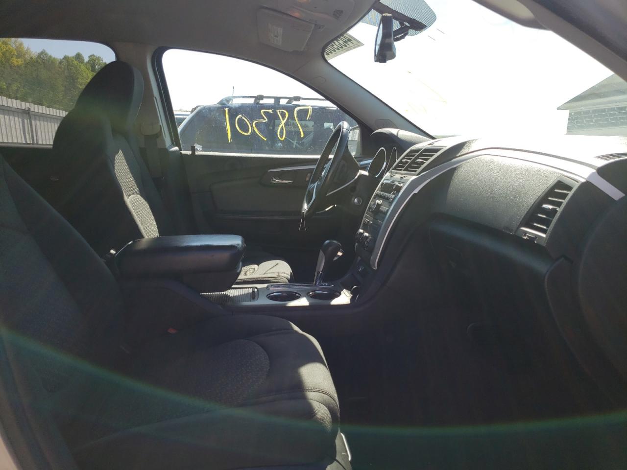 Photo 5 from auction – 2011 CHEVROLET TRAVERSE L with VIN 1GNKRGED9BJ167139