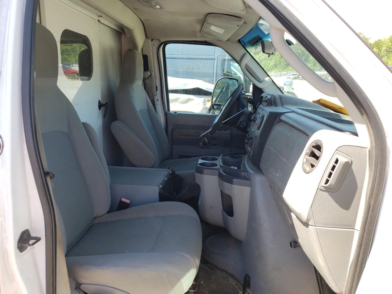 Photo 5 from auction – 2011 FORD ECONOLINE with VIN 1FDSE3FL2BDA72905