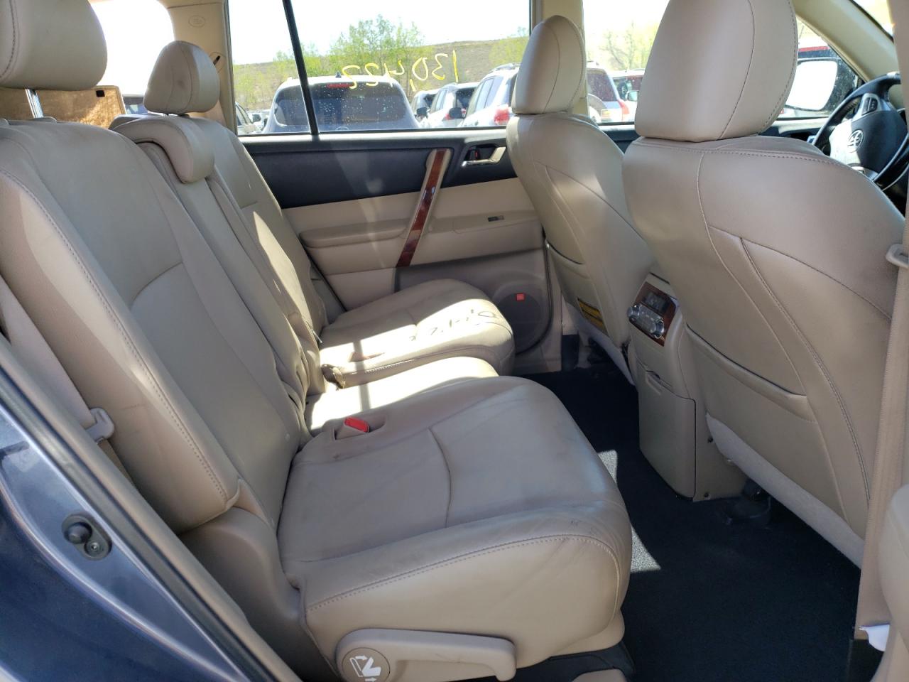 Photo 6 from auction – 2013 TOYOTA HIGHLANDER with VIN 5TDDK3EH8DS220212