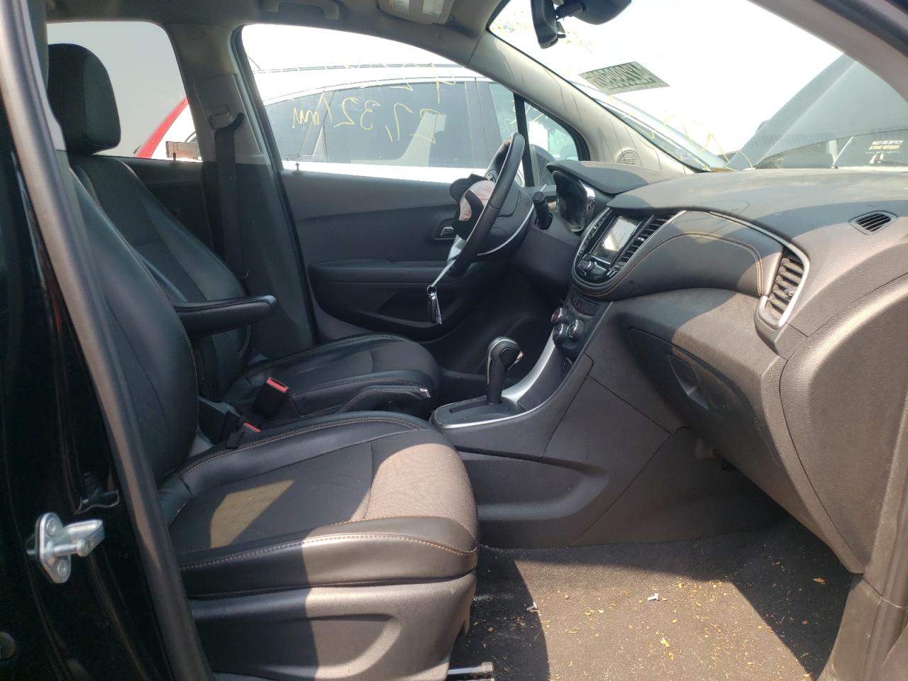 Photo 5 from auction – 2018 CHEVROLET TRAX 1LT with VIN 3GNCJLSBXJL264915