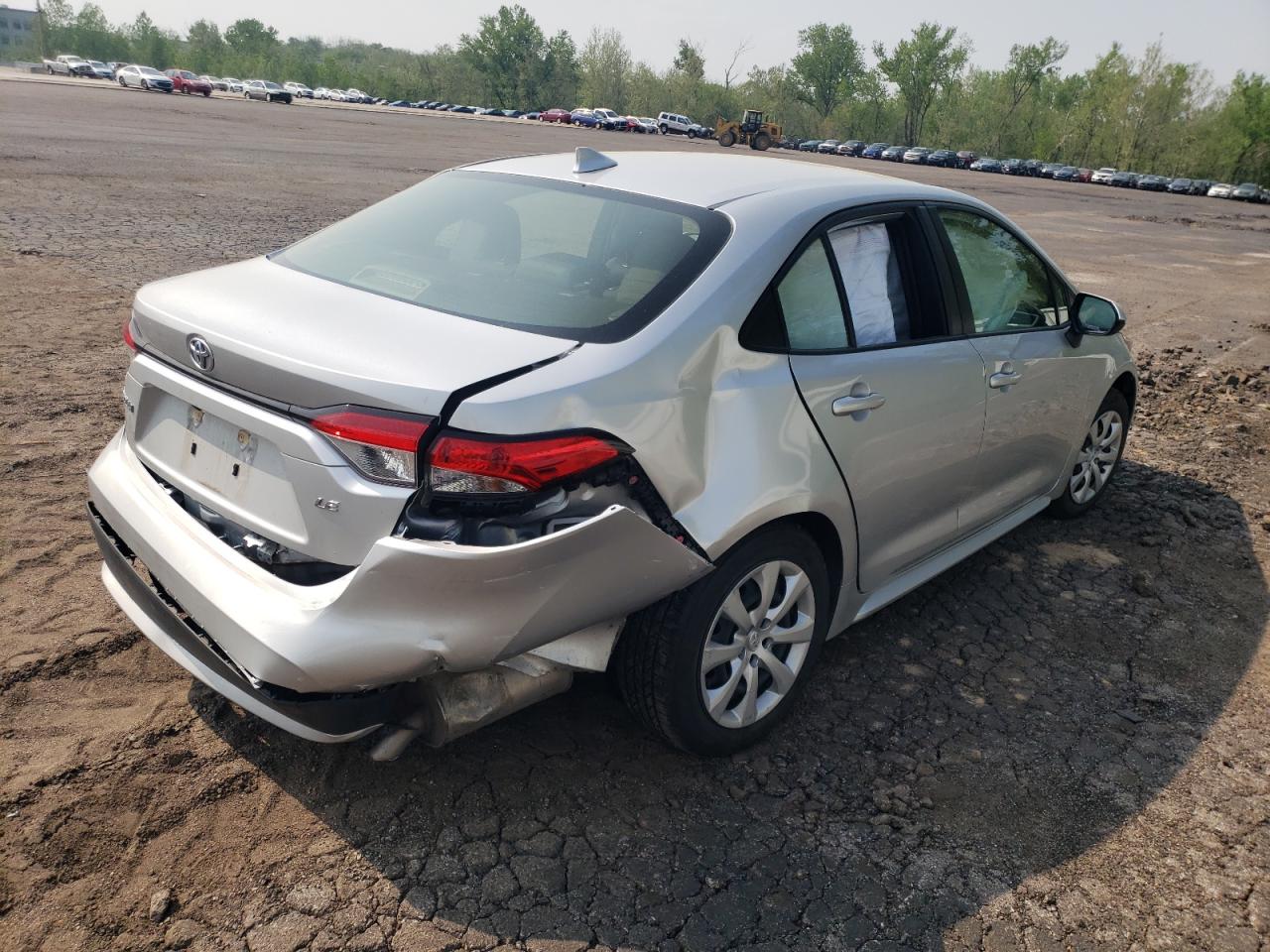 Photo 4 from auction – 2020 TOYOTA COROLLA LE with VIN JTDEPRAE3LJ047442