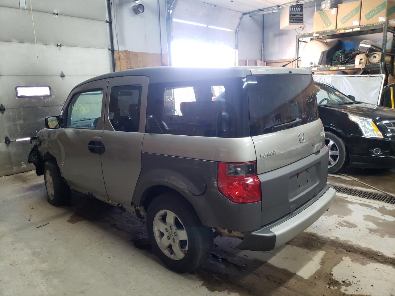 Photo 3 from auction – 2003 HONDA ELEMENT EX with VIN 5J6YH28523L040858