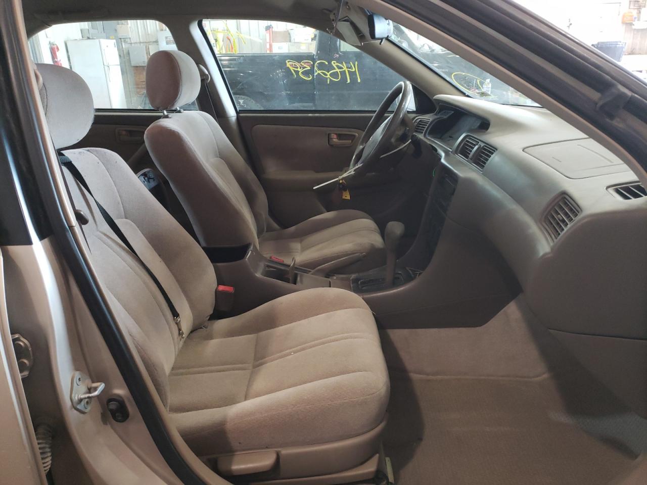 Photo 5 from auction – 2001 TOYOTA CAMRY CE with VIN 4T1BG22K91U808562
