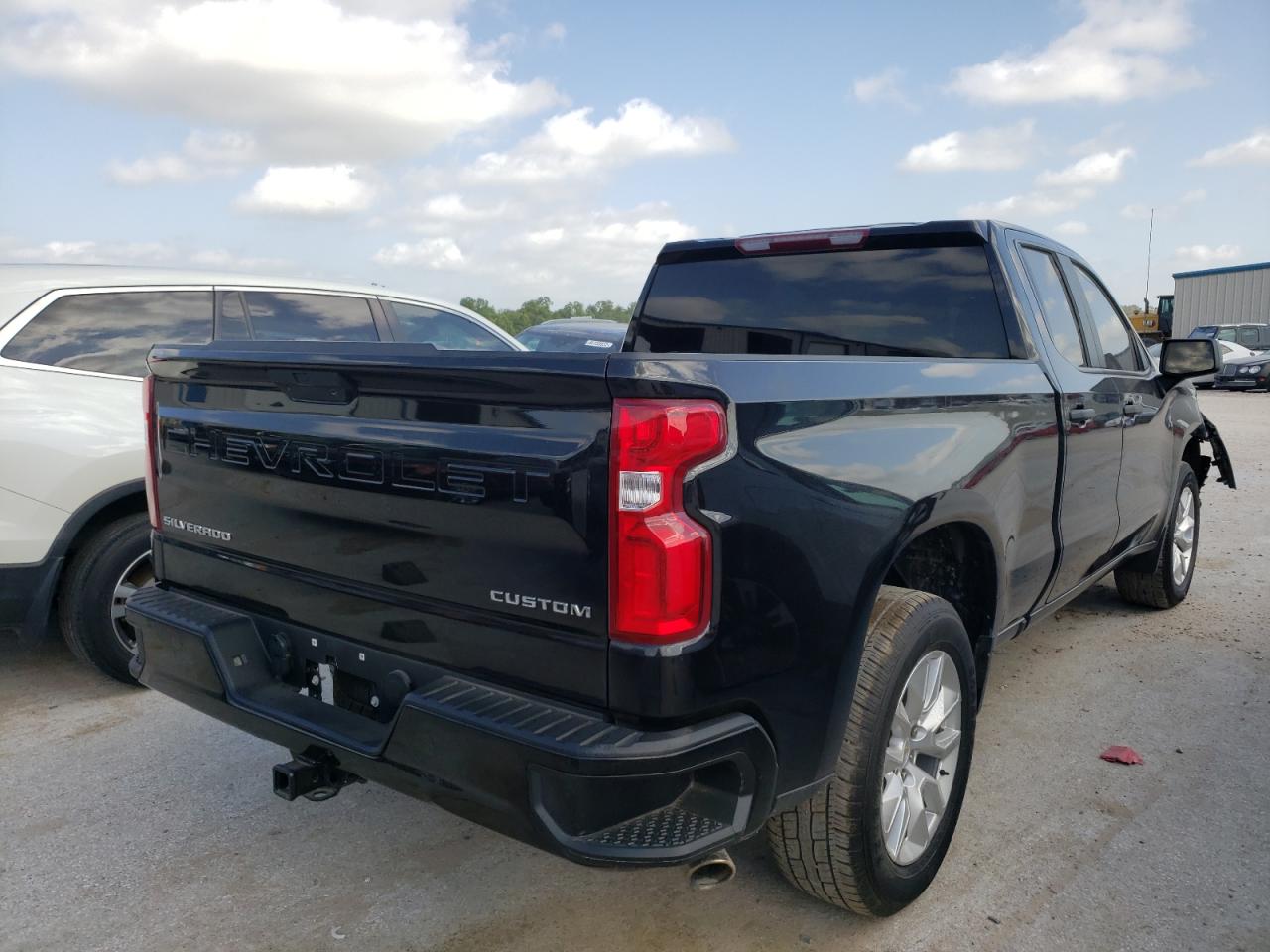 Photo 4 from auction – 2021 CHEVROLET SILVERADO with VIN 1GCRWBEH3MZ177224