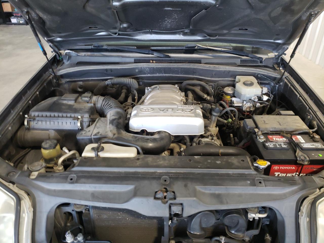 Photo 7 from auction – 2004 TOYOTA 4RUNNER SR with VIN JTEBT14R540039375