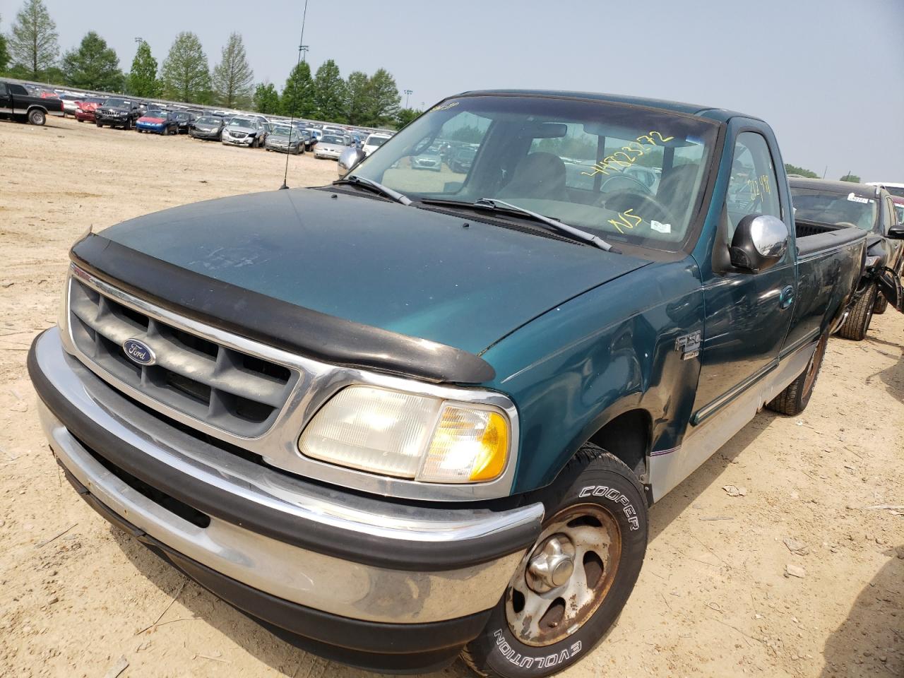 Photo 2 from auction – 1998 FORD F150 with VIN 1FTZF1765WKA31215