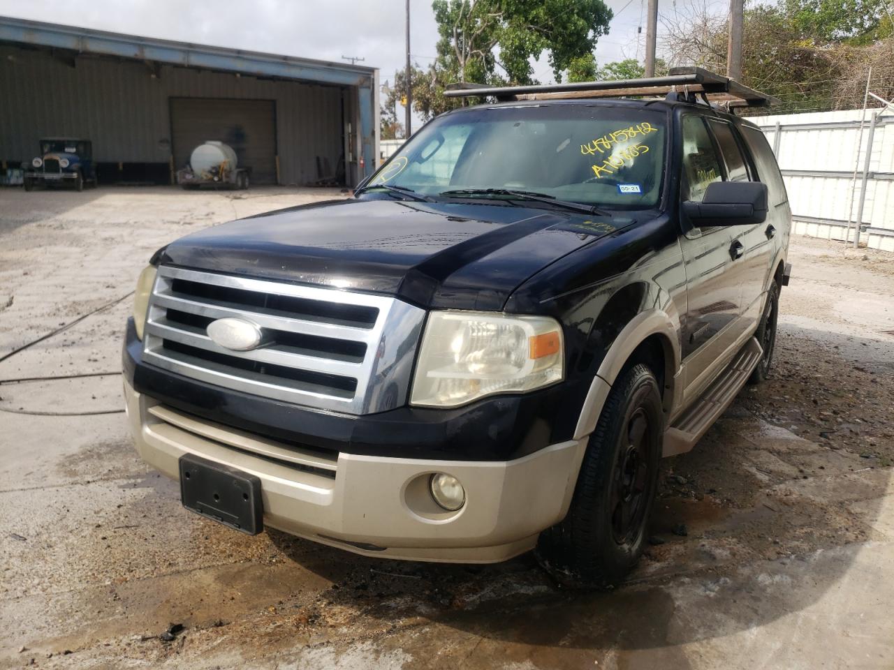Photo 2 from auction – 2007 FORD EXPEDITION with VIN 1FMFU17517LA10885