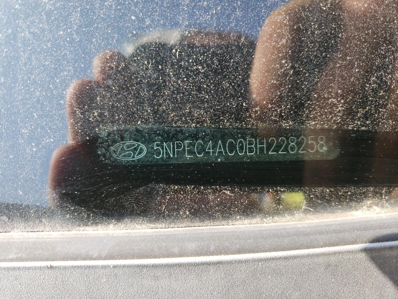 Photo 10 from auction – 2011 HYUNDAI SONATA SE with VIN 5NPEC4AC0BH228258