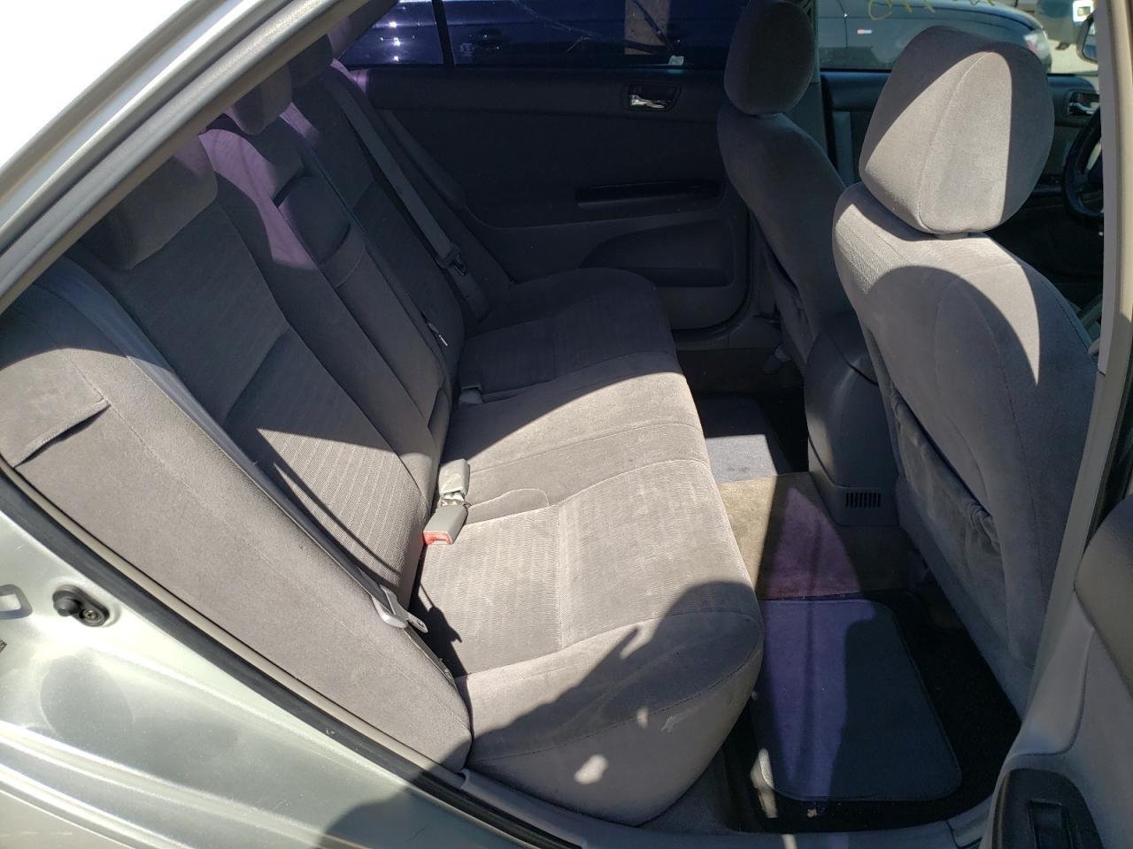 Photo 6 from auction – 2005 TOYOTA CAMRY LE with VIN JTDBE32K653030362
