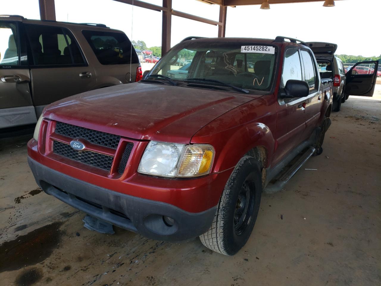 Photo 2 from auction – 2004 FORD EXPLORER S with VIN 1FMZU67K54UA70772