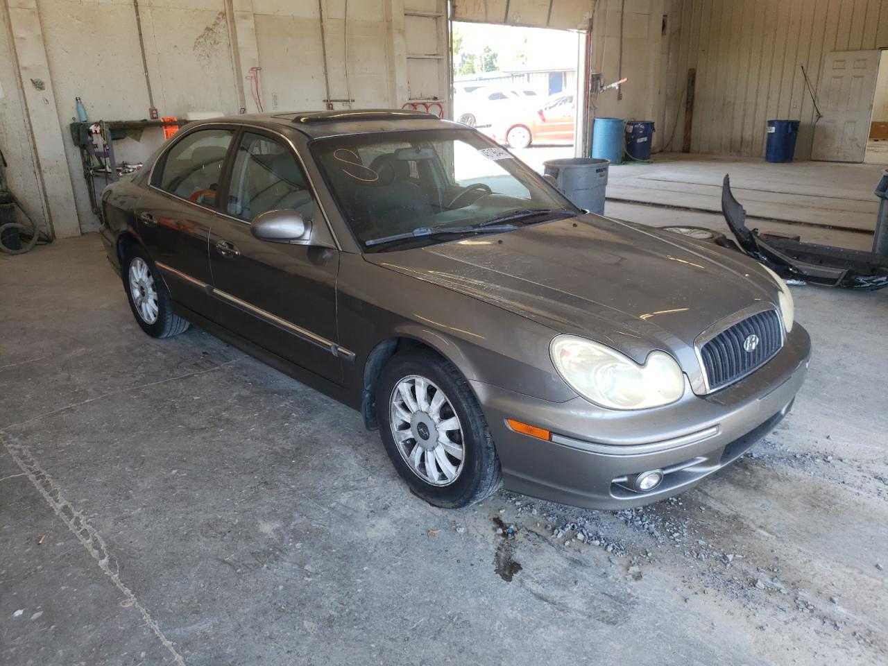 HYUNDAI SONATA GLS 2002 with VIN KMHWF35H42A677313 - Photo from auction