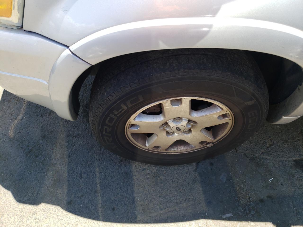 Photo 9 from auction – 2007 FORD ESCAPE XLT with VIN 1FMCU031X7KA30090