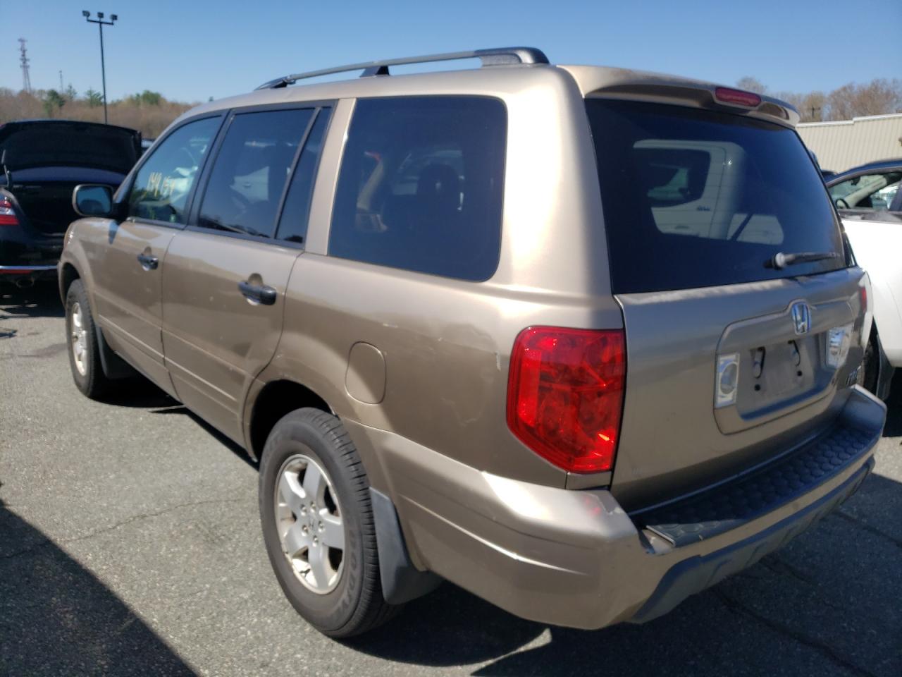 Photo 3 from auction – 2003 HONDA PILOT EXL with VIN 2HKYF18693H619932