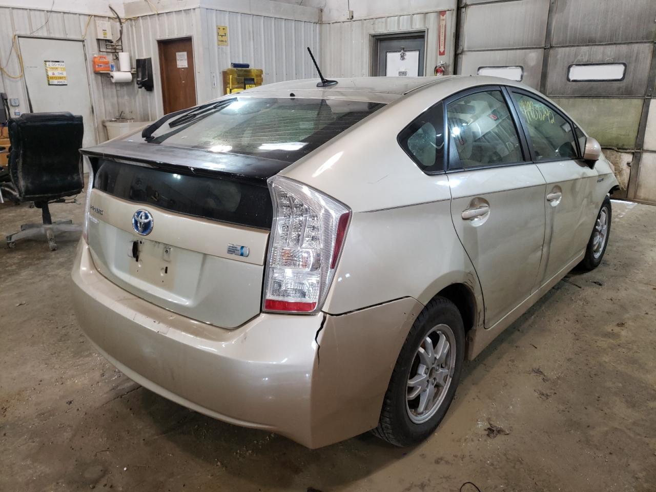 Photo 4 from auction – 2010 TOYOTA PRIUS with VIN JTDKN3DU9A0172571