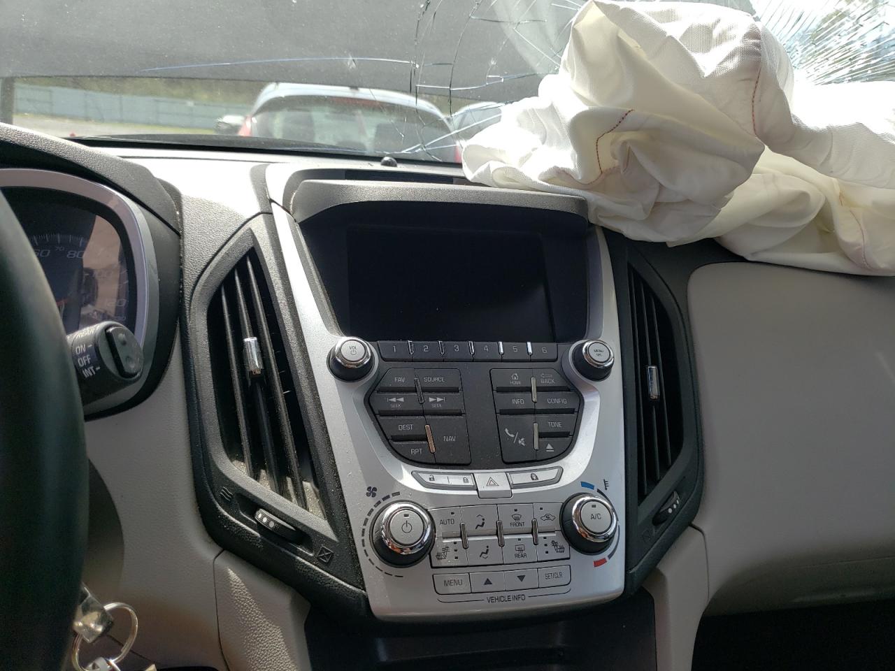 Photo 20 from auction – 2015 CHEVROLET EQUINOX LT with VIN 2GNALDEKXF6229905