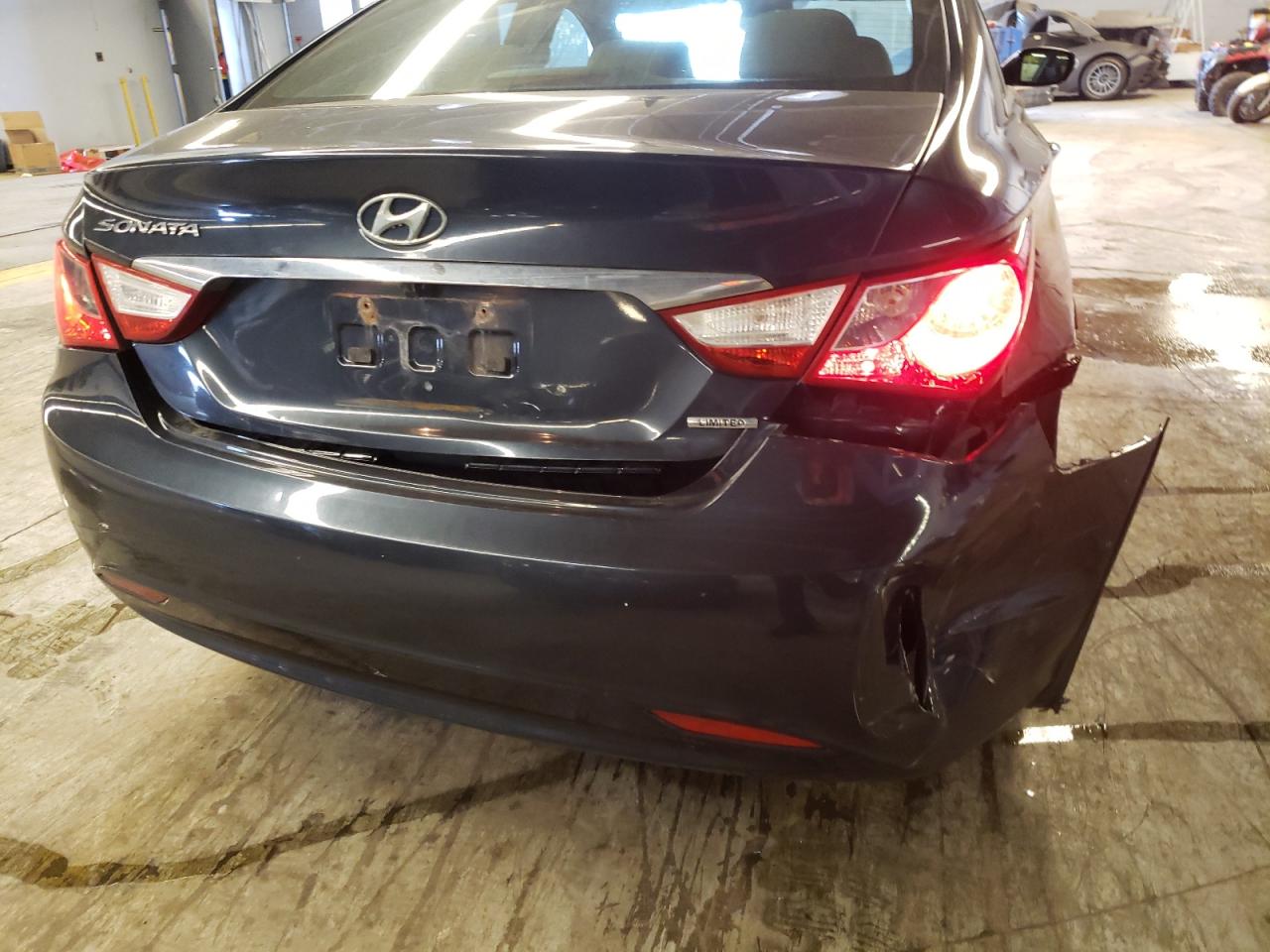 Photo 9 from auction – 2011 HYUNDAI SONATA SE with VIN 5NPEC4AC4BH131502