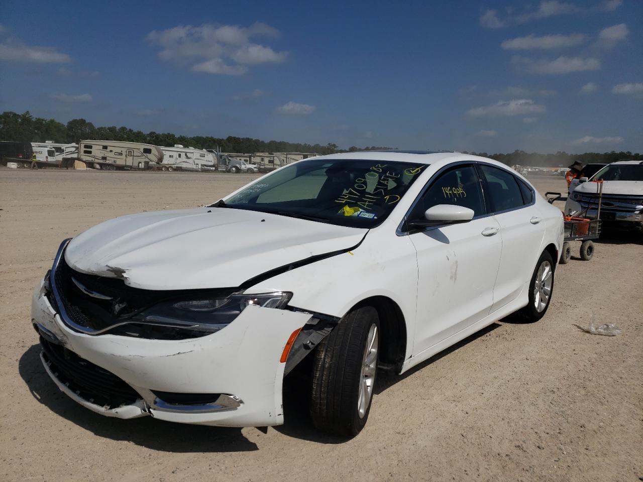 Photo 2 from auction – 2015 CHRYSLER 200 LIMITE with VIN 1C3CCCAB1FN637520