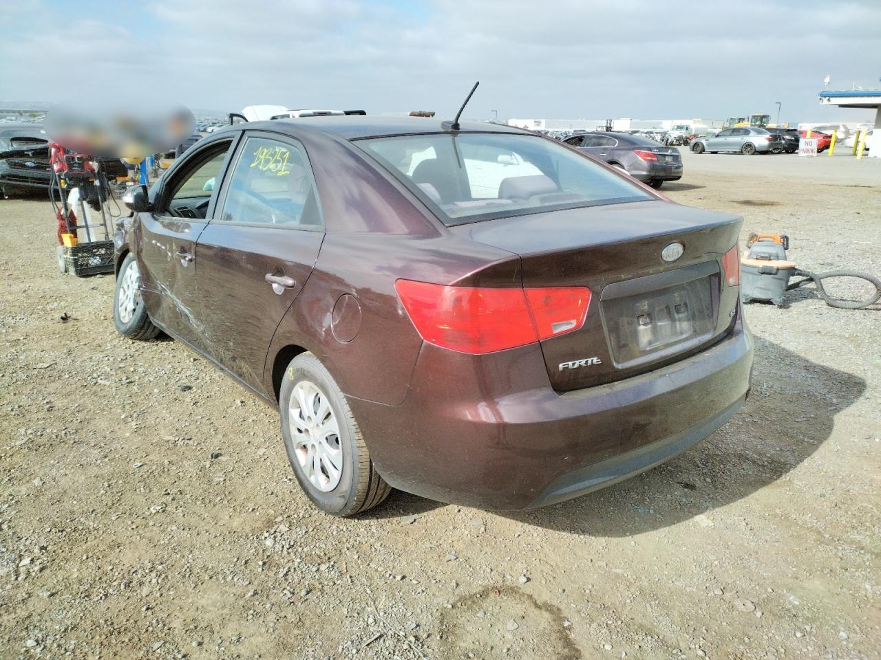 Photo 3 from auction – 2010 KIA FORTE EX with VIN KNAFU4A26A5167406