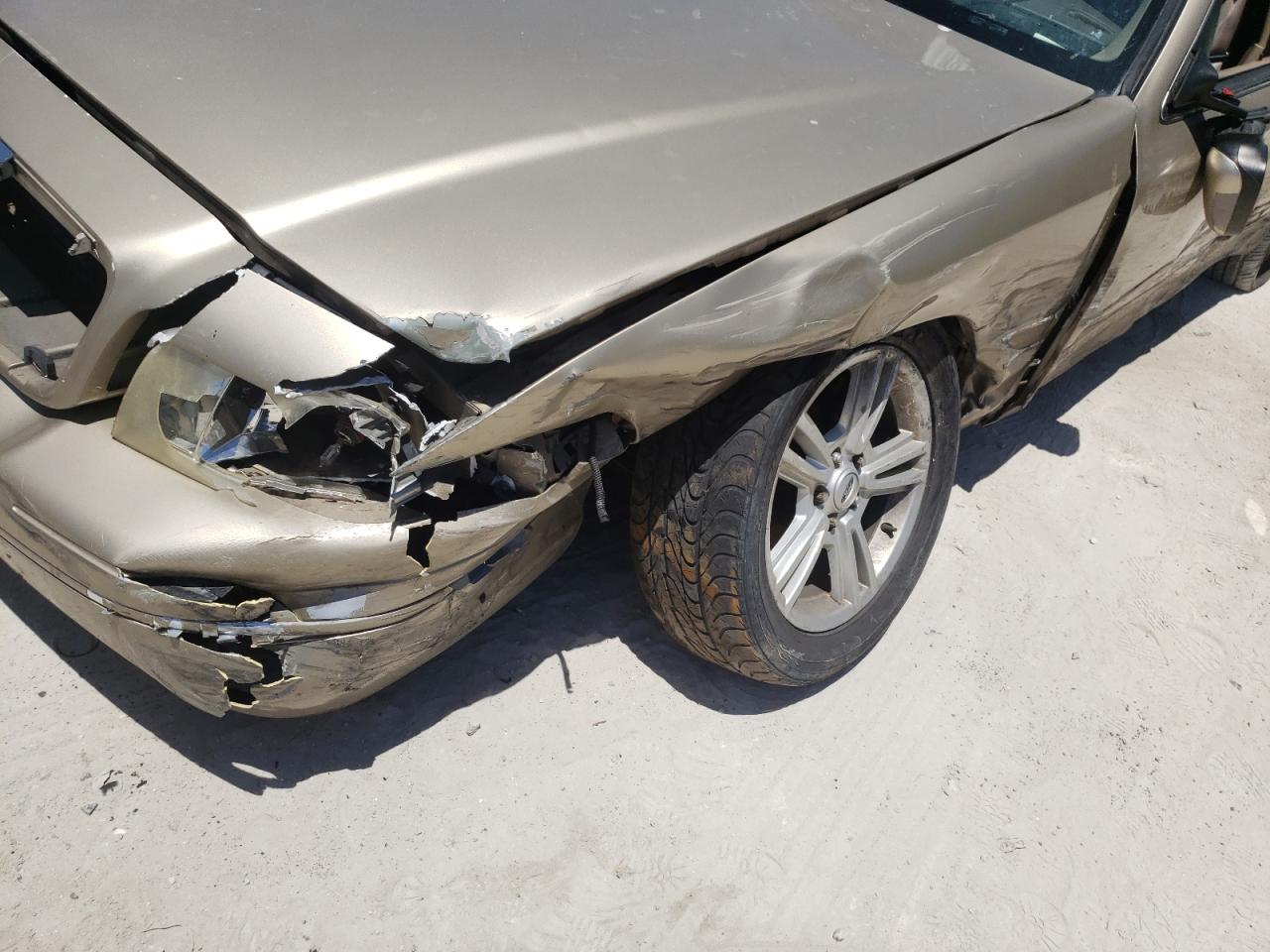 Photo 9 from auction – 2000 FORD CROWN VICT with VIN 2FAFP73W8YX157146
