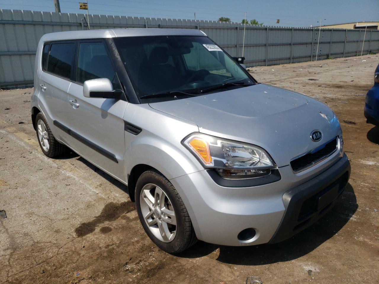 KIA SOUL + 2011 with VIN KNDJT2A21B7319747 - Photo from auction