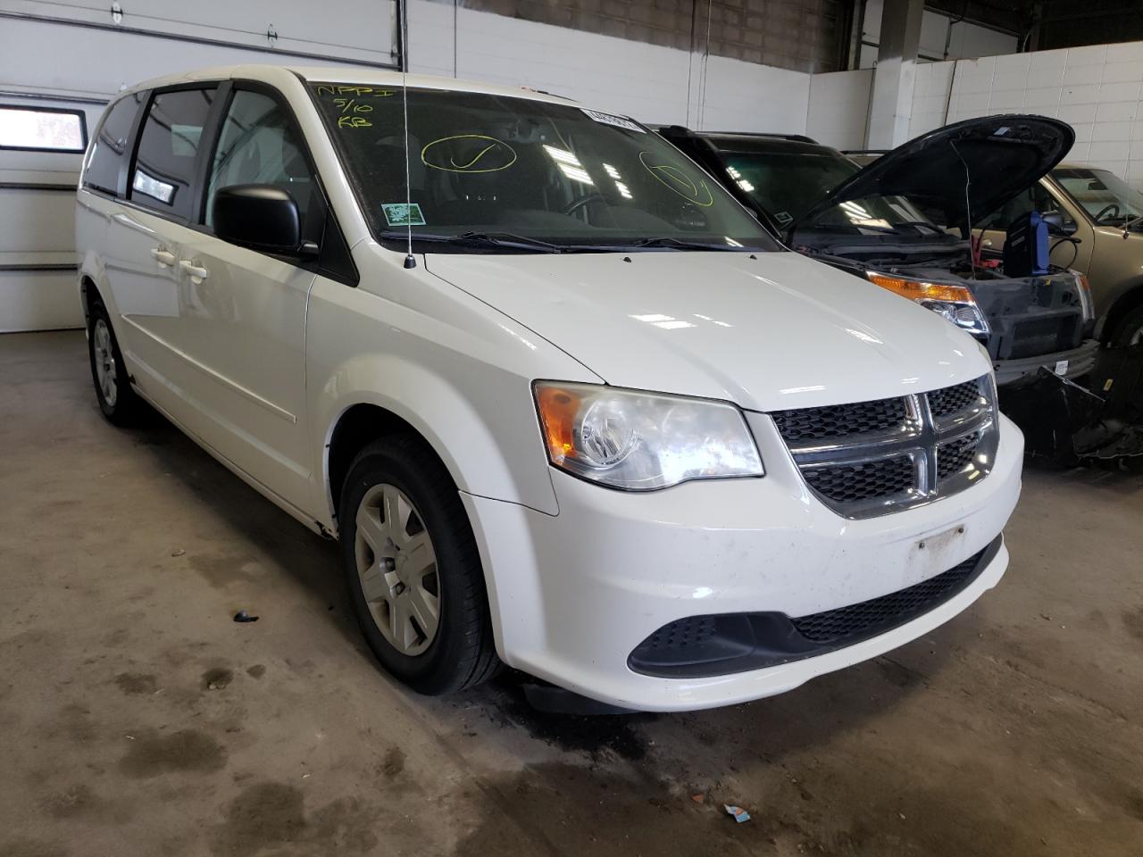 DODGE GRAND CARA 2011 with VIN 2D4RN4DG7BR618743 - Photo from auction