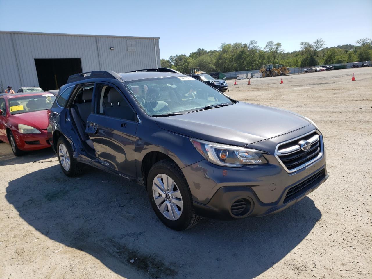 SUBARU OUTBACK 2. 2018 with VIN 4S4BSAAC6J3392365 - Photo from auction